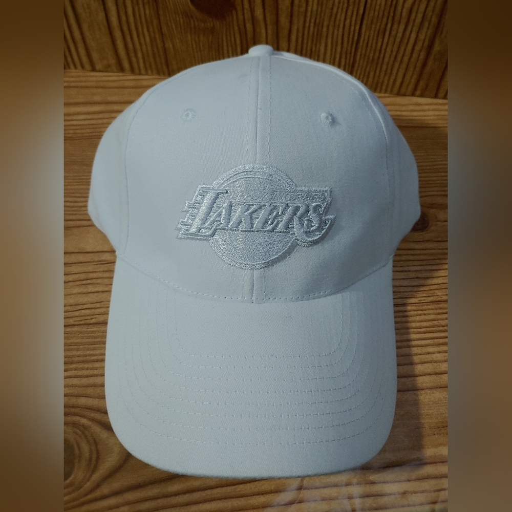 Los Angeles Lakers logo adjustable strapback hat OSFM (NEW)